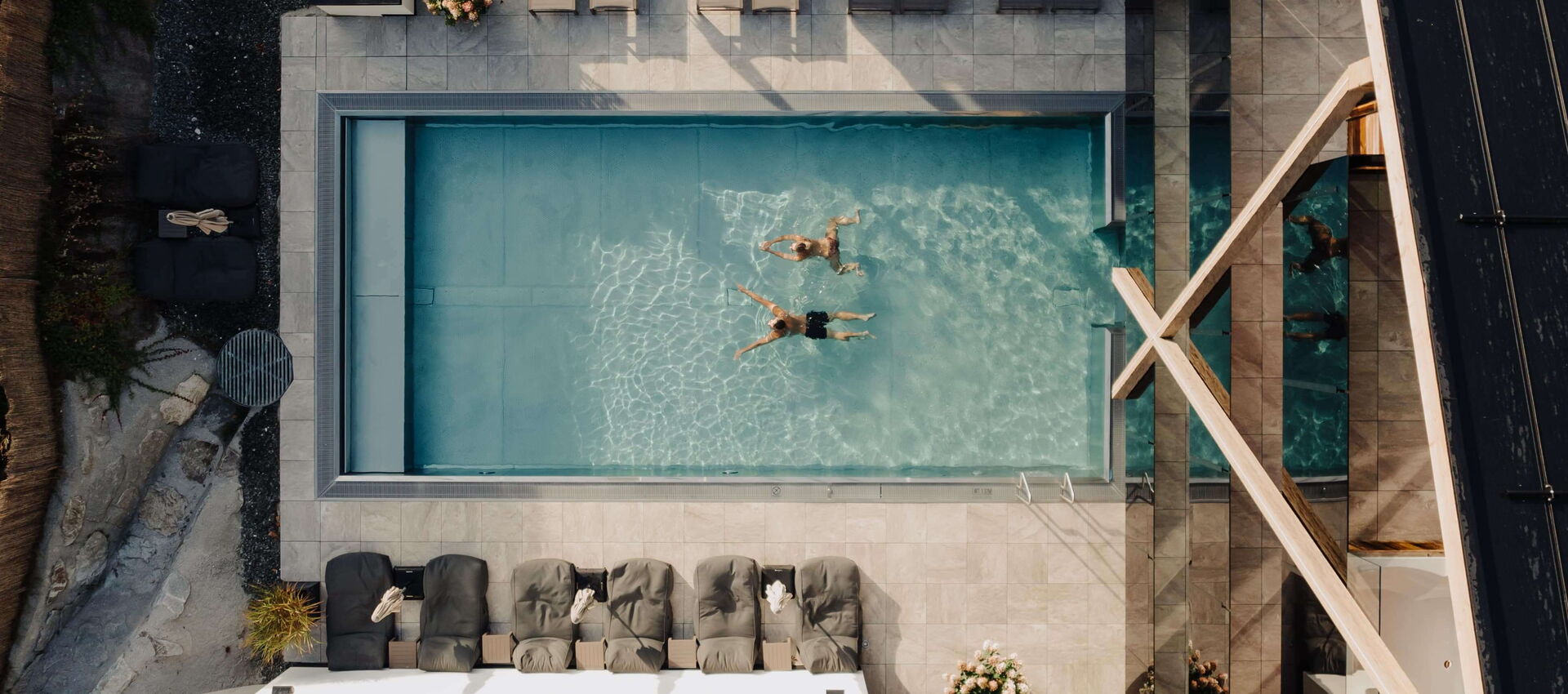 Oudoor pool at Glemm by AvenidA Oudoor pool at Glemm by AvenidA